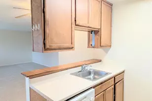 9048 El Cajon Way, Sacramento, CA 95826 - Photo 10