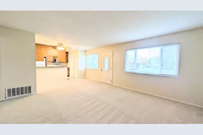 9048 El Cajon Way #1, Sacramento, CA 95826 - Photo 6