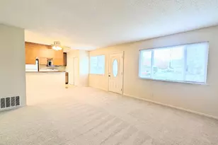 9048 El Cajon Way, Sacramento, CA 95826 - Photo 6