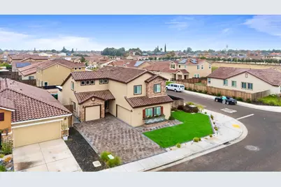 1974 Gus Villalta Drive, Los Banos, CA 93635 - Photo 4