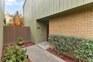 1108 Dunbarton Cir, Sacramento, CA 95825 - Photo 4