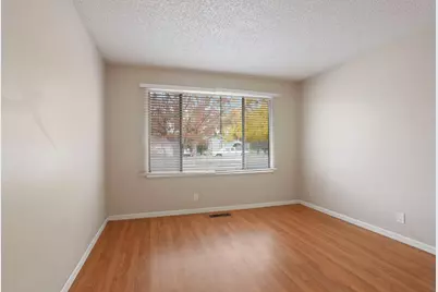 1021 S Mills Avenue, Lodi, CA 95242 - Photo 8