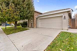 10065 Waterfield Dr, Elk Grove, CA 95757 - Photo 4