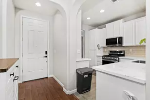 10065 Waterfield Dr, Elk Grove, CA 95757 - Photo 6