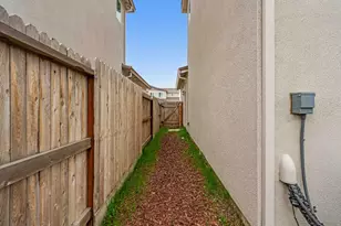 3095 Tower St, Manteca, CA 95337 - Photo 32