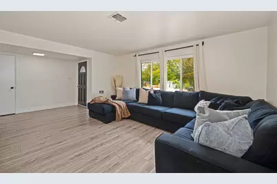 2005 Woodstock Way, Sacramento, CA 95825 - Photo 8