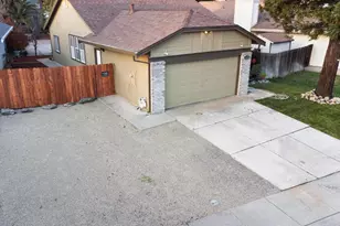 5407 Coral Creek Way, Elk Grove, CA 95758 - Photo 2