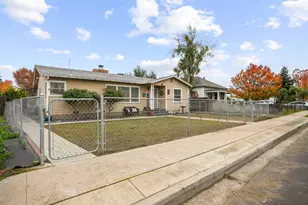 407 W H St, Oakdale, CA 95361 - Photo 2