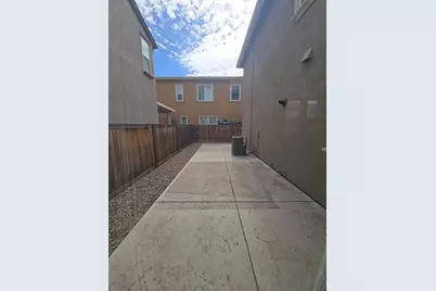 8720 Esperia Way, Sacramento, CA 95828 - Photo 22
