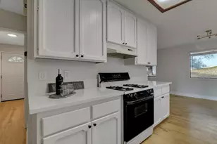 10885 Torrey Pines Dr, Auburn, CA 95602 - Photo 18