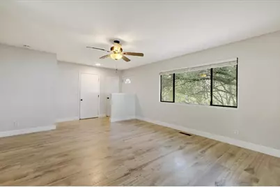 10885 Torrey Pines Drive, Auburn, CA 95602 - Photo 8