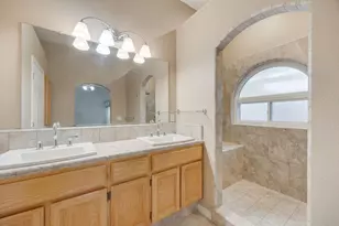 8668 Little Wood Cir, Elk Grove, CA 95624 - Photo 32