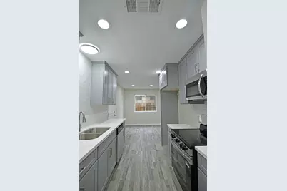 2065 Cody Court, Turlock, CA 95380 - Photo 4