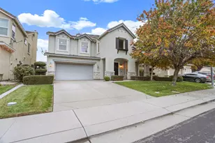 10816 Merritt Dr, Stockton, CA 95219 - Photo 2