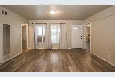 1201 Helena Avenue, Sacramento, CA 95815 - Photo 10