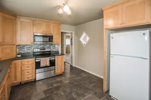 1201 Helena Ave, Sacramento, CA 95815 - Photo 4