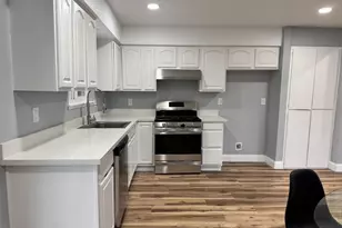 2121 Sandalwood Dr, Stockton, CA 95210 - Photo 8