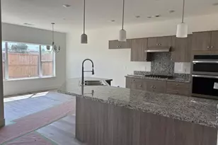 1225 Via Valencia Dr, Madera, CA 93637 - Photo 2