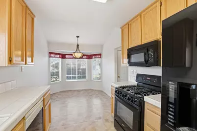 8657 Meandering Way, Antelope, CA 95843 - Photo 14