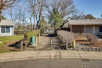 8745 Woodman Way #F, Sacramento, CA 95826 - Photo 18