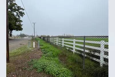 26304 E Mahon Avenue, Escalon, CA 95366 - Photo 6