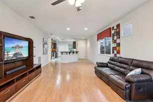 7448 Abbey Cir, Elk Grove, CA 95757 - Photo 12