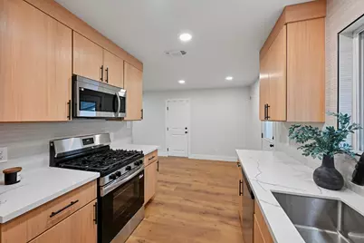 6212 Burns Way, Sacramento, CA 95824 - Photo 8