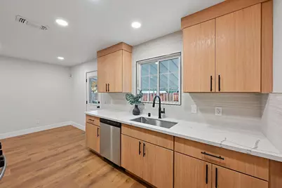 6212 Burns Way, Sacramento, CA 95824 - Photo 12