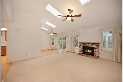 106 Rhoades Way, Folsom, CA 95630 - Photo 8