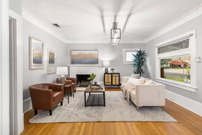 2210 D Street, Sacramento, CA 95816 - Photo 6