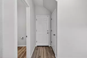 9453 Del Seis Dr, Sacramento, CA 95829 - Photo 10