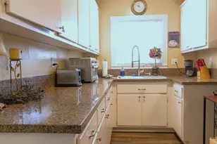 6870 14th Ave, Sacramento, CA 95820 - Photo 20