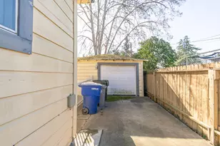 6870 14th Ave, Sacramento, CA 95820 - Photo 58