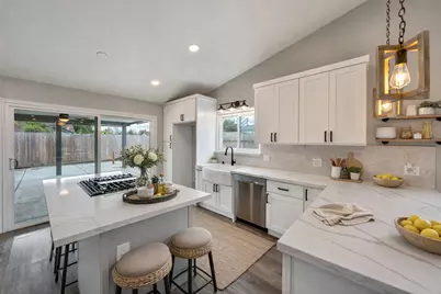 8600 Jade Crest Court, Elk Grove, CA 95624 - Photo 4