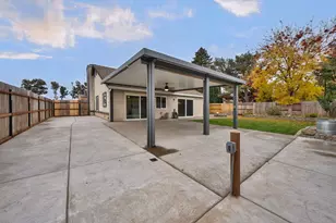 8600 Jade Crest Ct, Elk Grove, CA 95624 - Photo 6