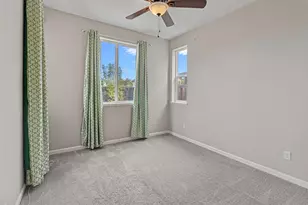 8695 Esperia Wy, Sacramento, CA 95828 - Photo 8