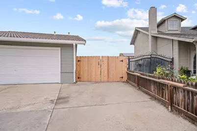 1010 Acaciawood Court, Los Banos, CA 93635 - Photo 2