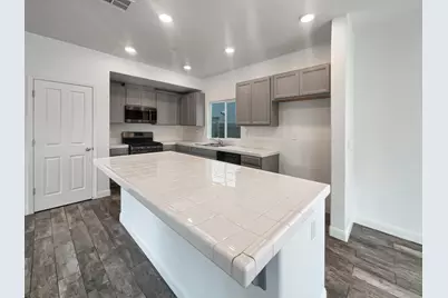 3710 Roseparke Way, Sacramento, CA 95834 - Photo 2