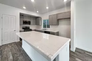 3710 Roseparke Way, Sacramento, CA 95834 - Photo 2