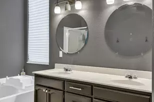 8679 Spring House Way, Elk Grove, CA 95624 - Photo 34