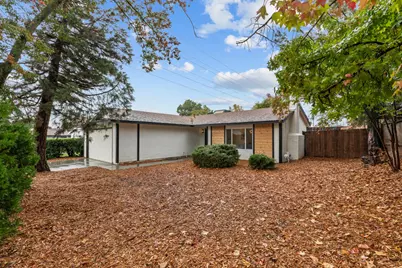 7045 Flanders Way, Sacramento, CA 95842 - Photo 26