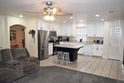 3360 Hollowell Drive, Ceres, CA 95307 - Photo 2