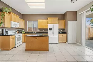 1694 Presidio Way, Plumas Lake, CA 95961 - Photo 14