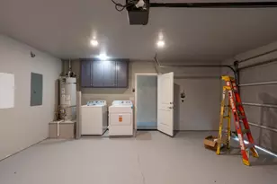 1821 W 8th St, Merced, CA 95341 - Photo 32