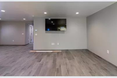 1821 W 8th Street, Merced, CA 95341 - Photo 8