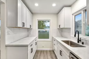 1067 Laurel Ave, Olivehurst, CA 95961 - Photo 16