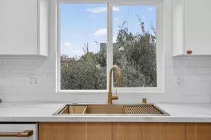 628 42nd St, Sacramento, CA 95819 - Photo 30