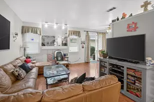 5530 Coral Creek Way, Elk Grove, CA 95758 - Photo 4