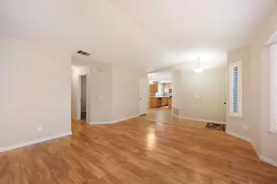 7528 Sunwest Ln, Sacramento, CA 95828 - Photo 6