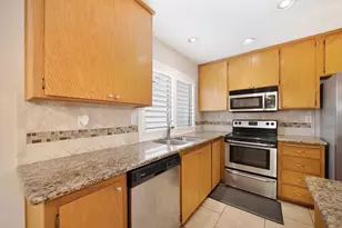 7528 Sunwest Ln, Sacramento, CA 95828 - Photo 10